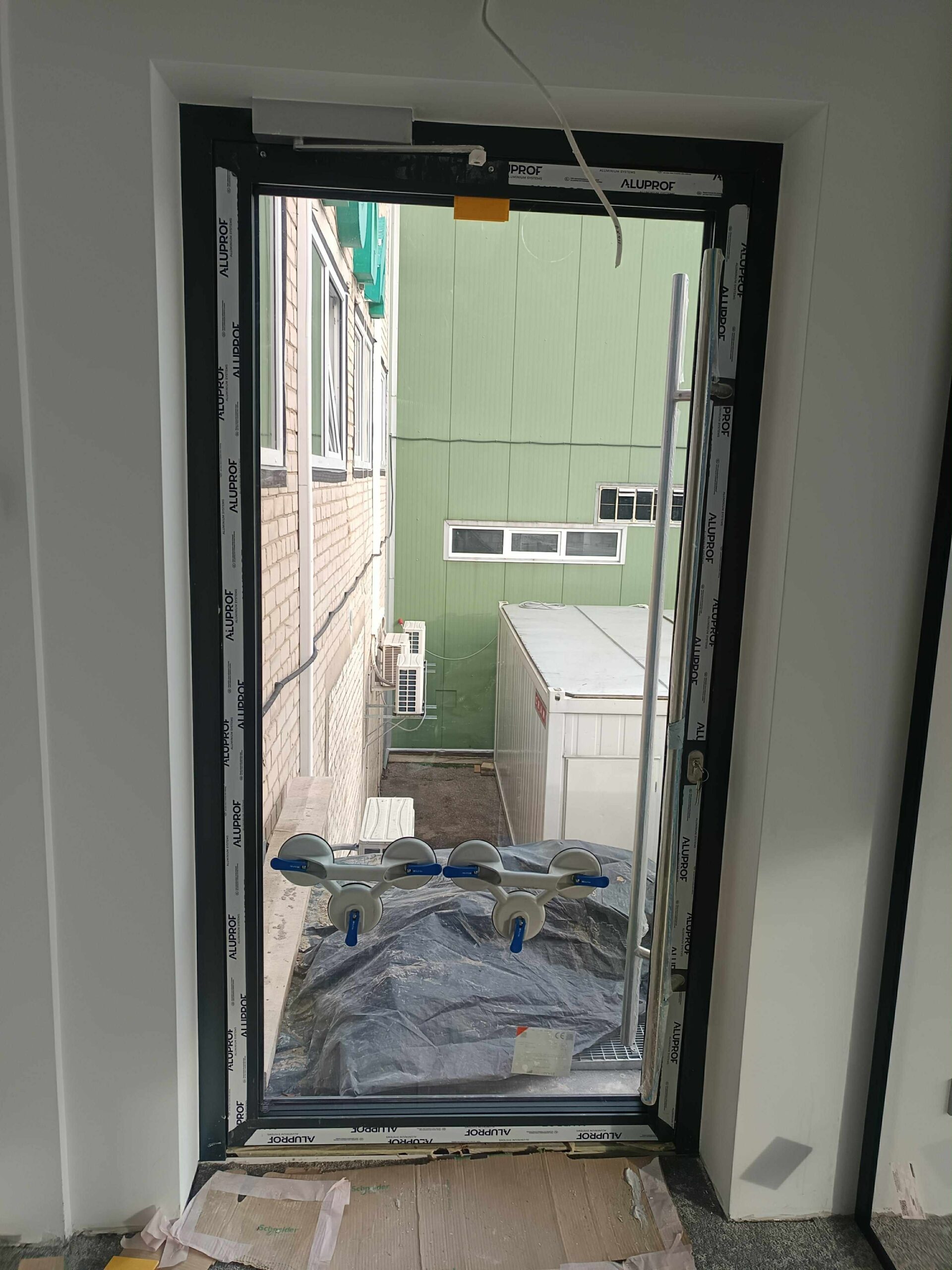 aluminium doors that are fire rated by uk regulations